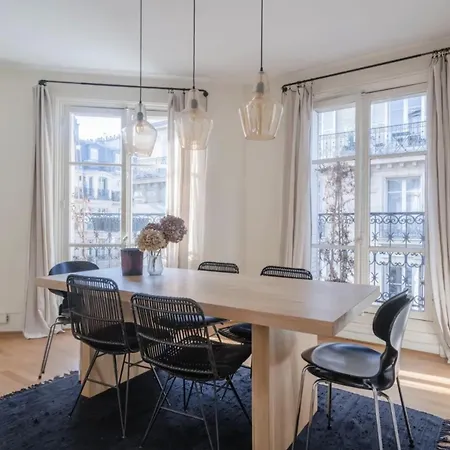 Appartamento Parisien Baigné De Soleil Parigi
