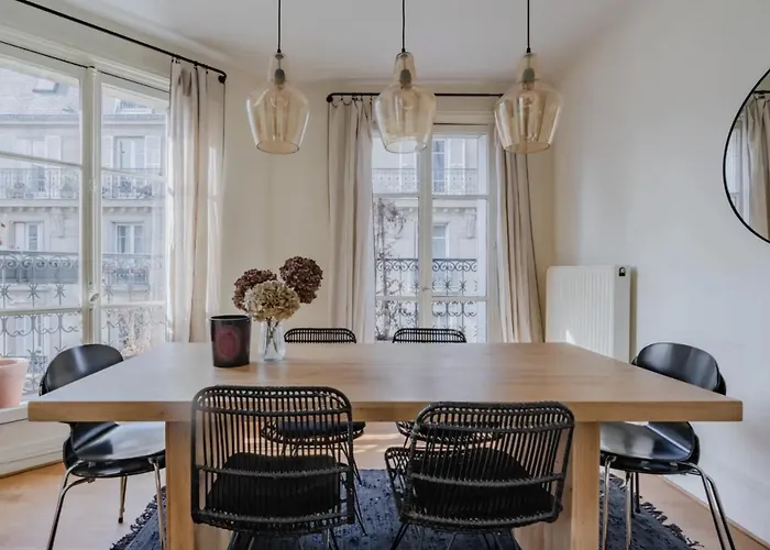 Apartment Parisien Baigne De Soleil